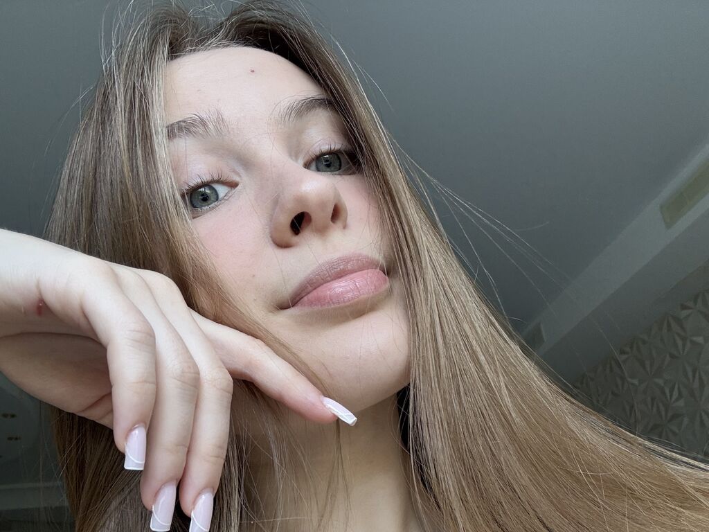 Control AlbertaClem - Live girl Cam & Interactive Lovense Toy