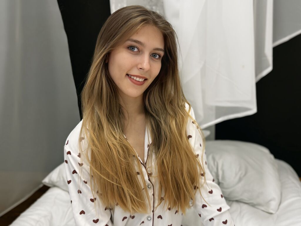 Control AlisaWonder - Live girl Cam & Interactive Lovense Toy