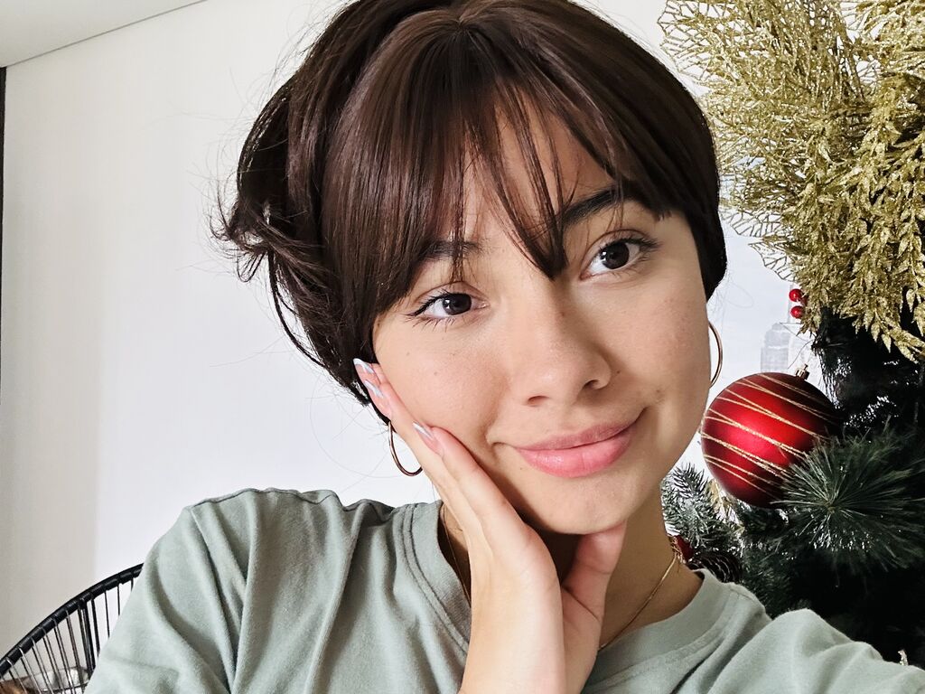 Control AmyZuri - Live girl Cam & Interactive Lovense Toy