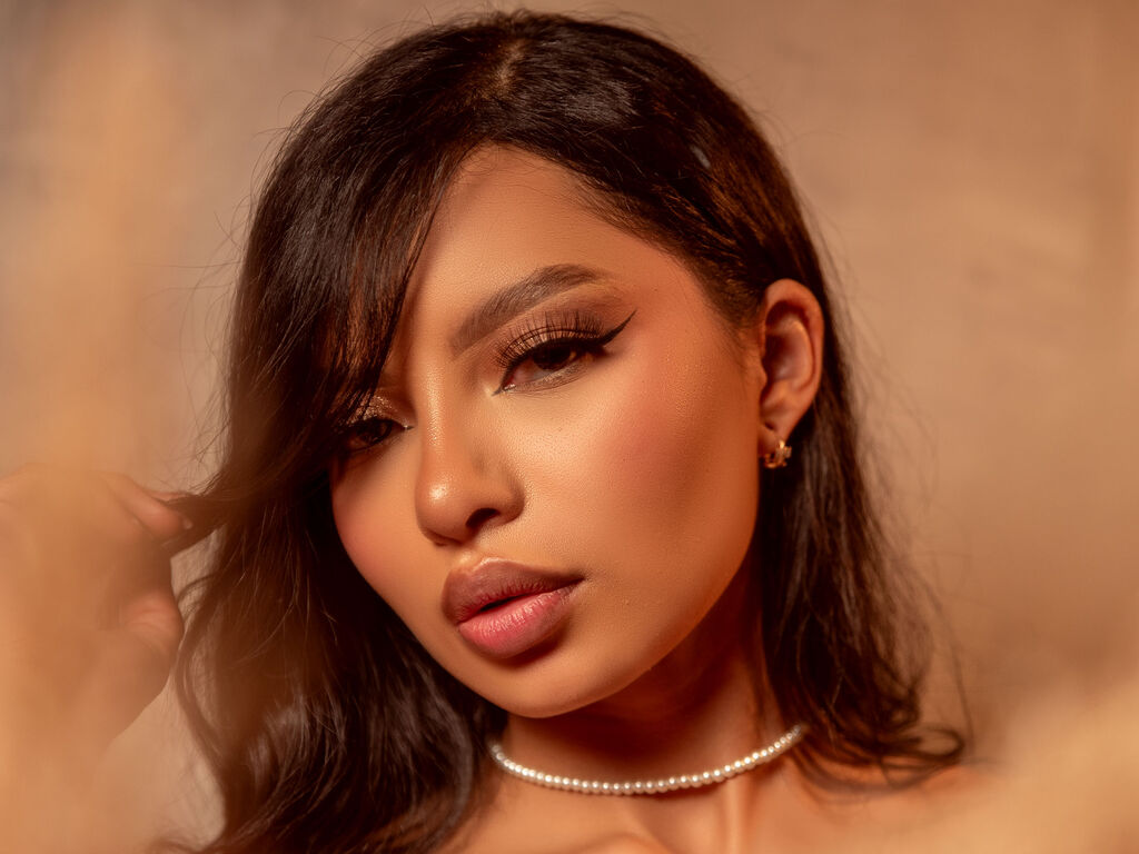Control AnnieMontoya - Live girl Cam & Interactive Lovense Toy