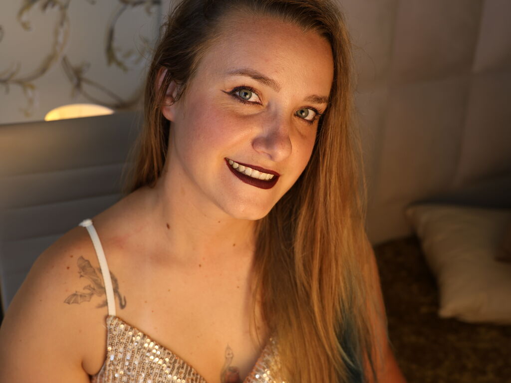 Control BelleCox - Live girl Cam & Interactive Lovense Toy