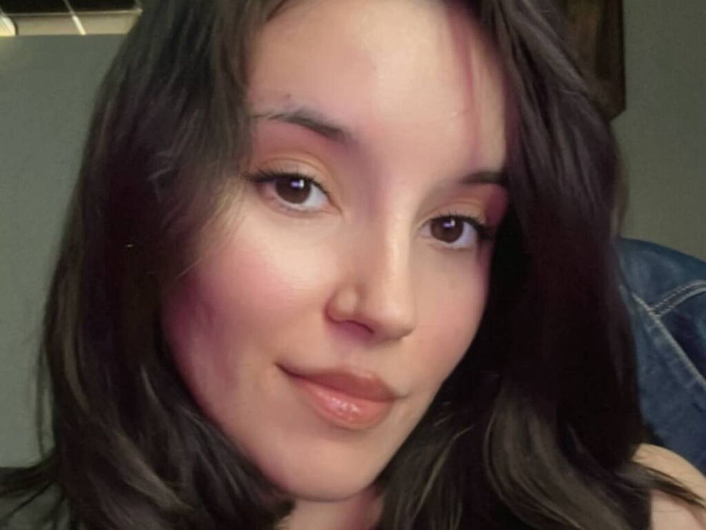 Control BirdieBirchett - Live White Cam