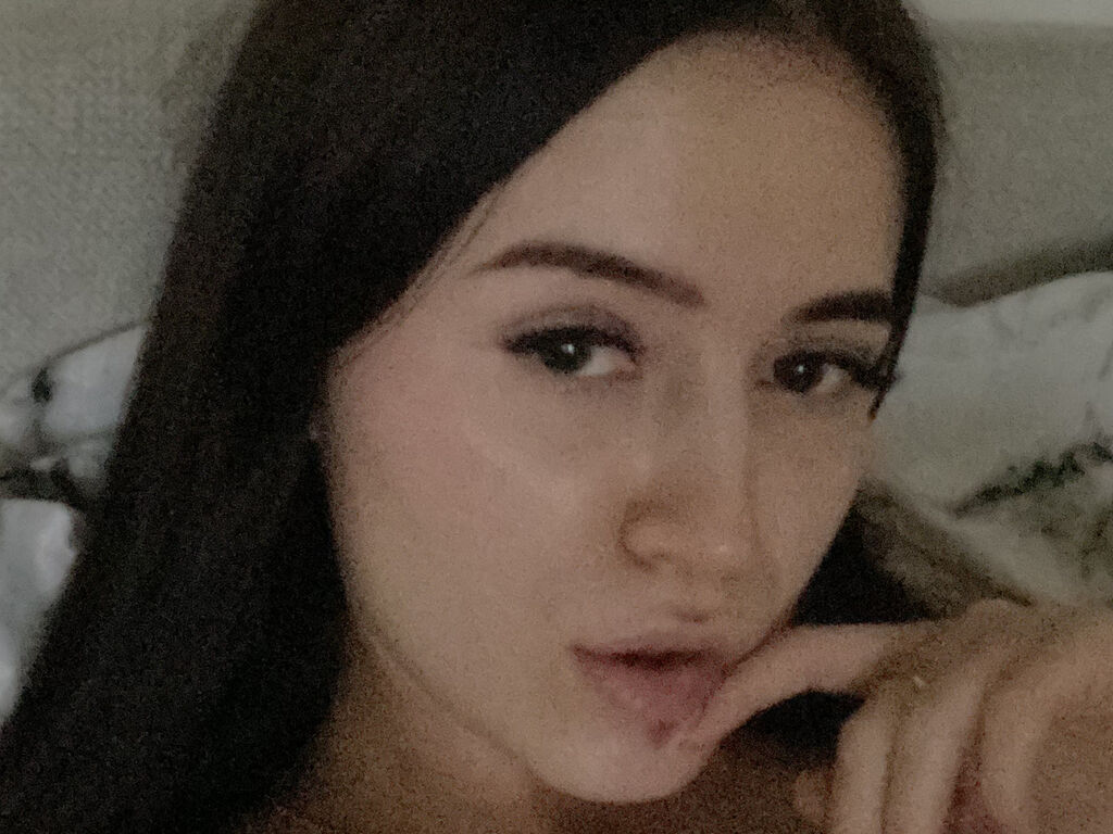 Control ChloeBolwman - Live girl Cam & Interactive Lovense Toy