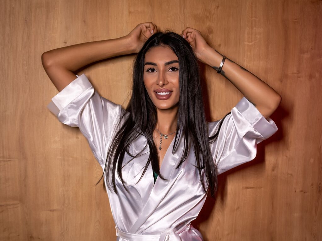Control DanikaPatricks - Live girl Cam & Interactive Lovense Toy