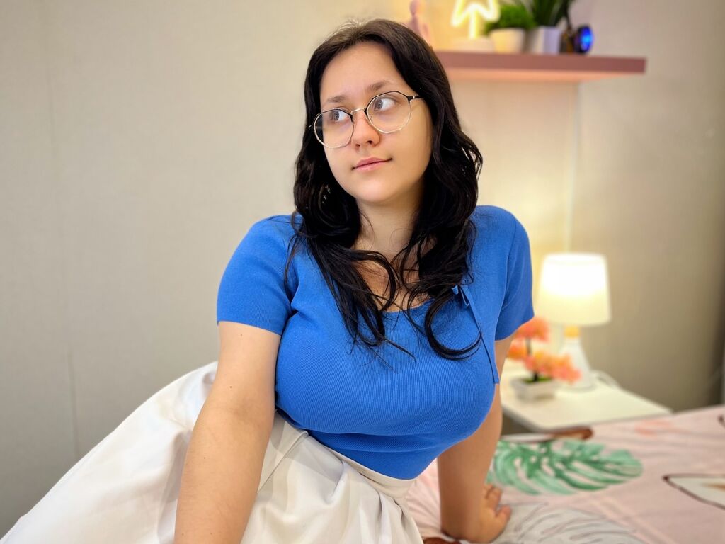 Control JudithRise - Live girl Cam & Interactive Lovense Toy