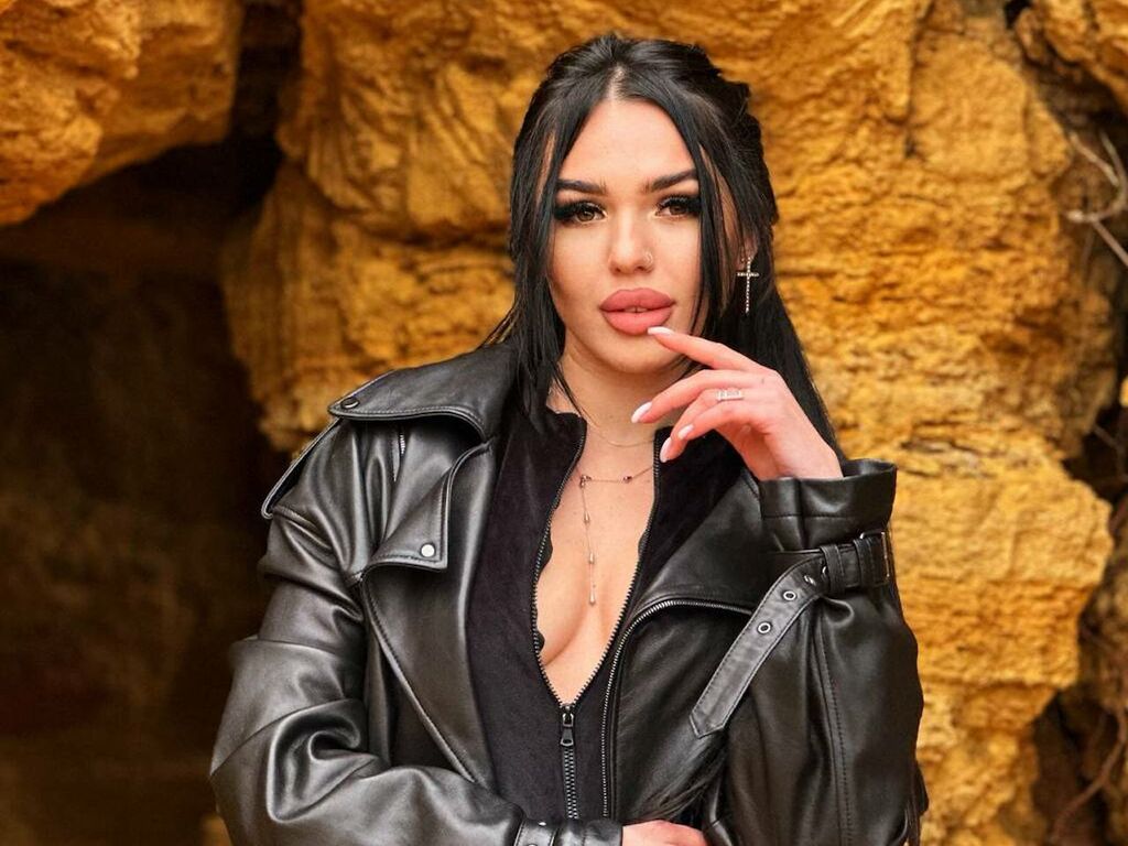 Control MariyaNovak - Live girl Cam & Interactive Lovense Toy