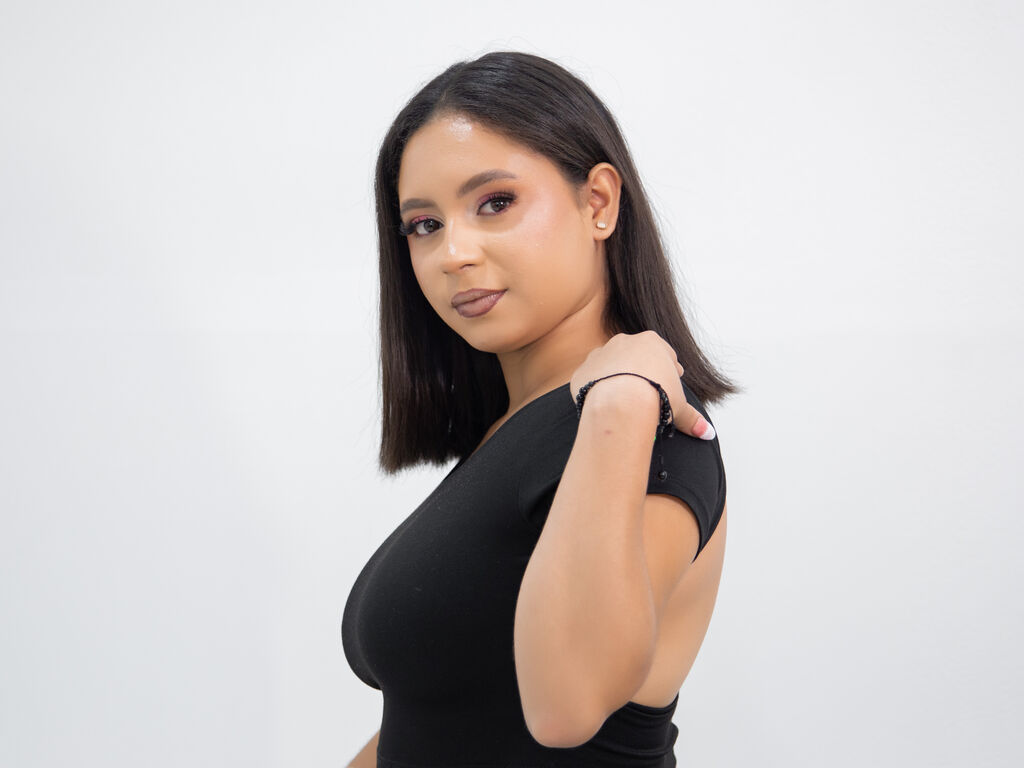 Control MilaGraf - Live girl Cam & Interactive Lovense Toy
