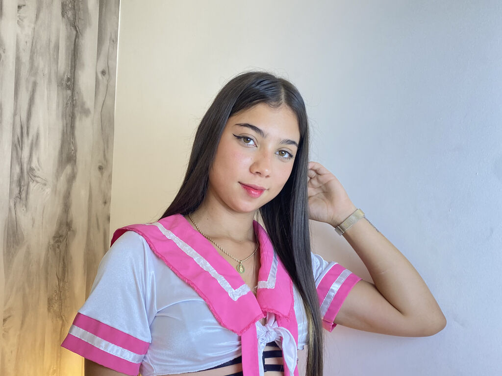 Control NaomiDilucas - Live girl Cam & Interactive Lovense Toy