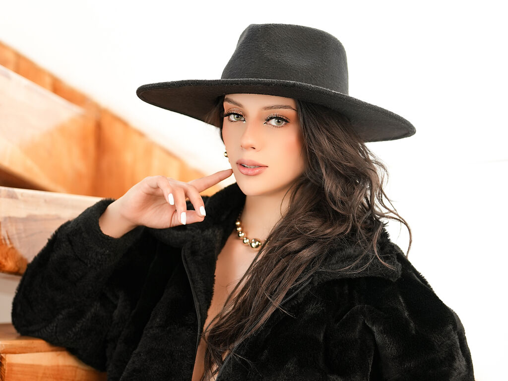 Control NaomyNieto - Live girl Cam & Interactive Lovense Toy