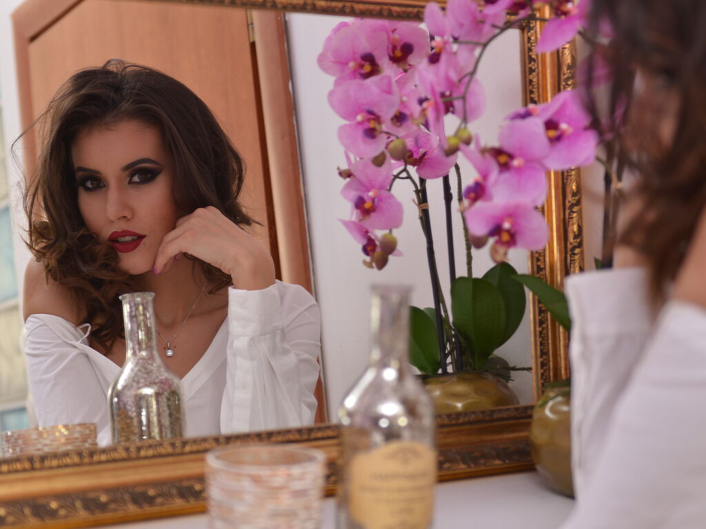Control SandraMidnight - Live girl Cam & Interactive Lovense Toy