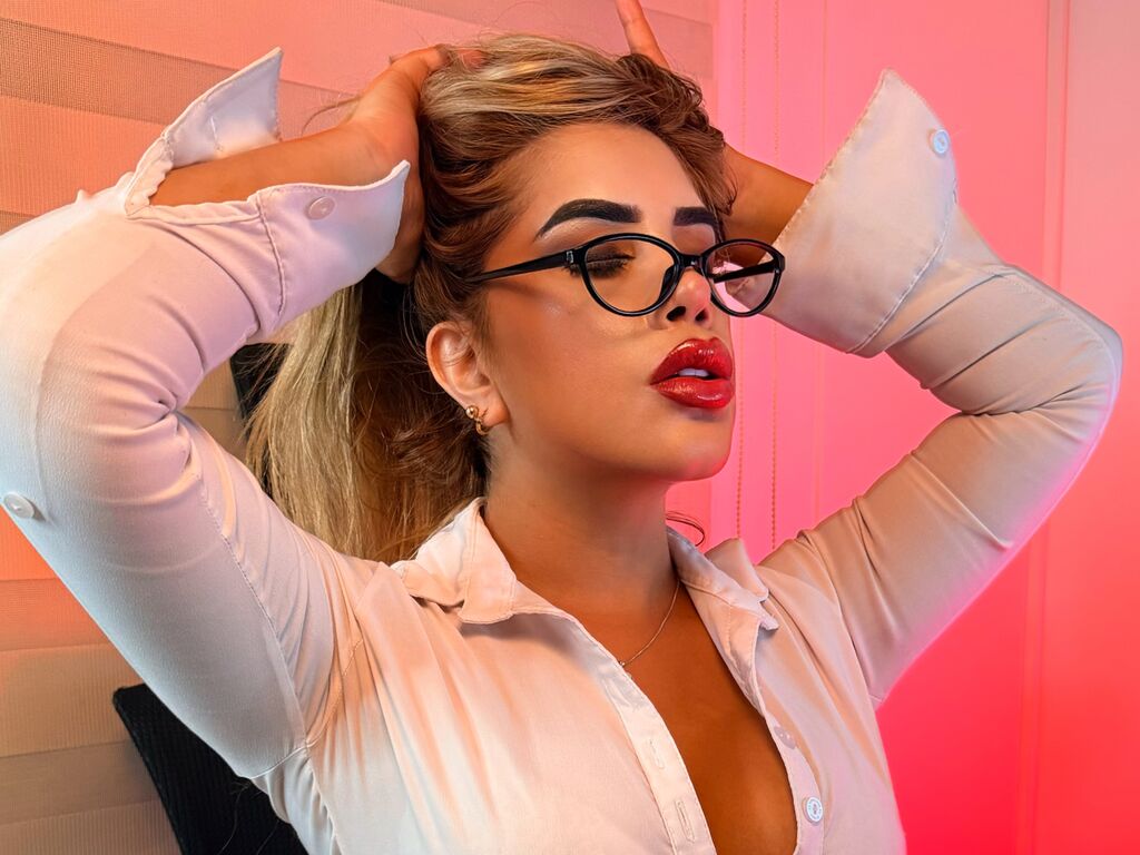 Control SarayYork - Live girl Cam & Interactive Lovense Toy
