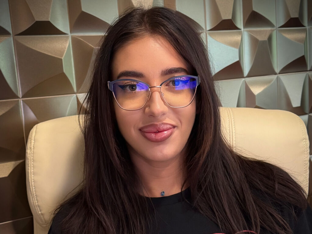 Control TarraKate - Live girl Cam & Interactive Lovense Toy